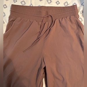 GapFit high rise runaround pant